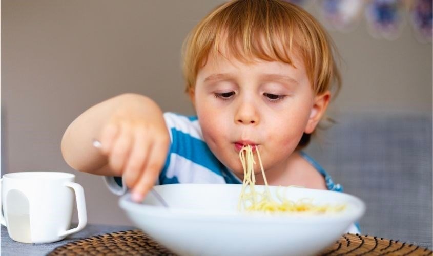 mì mug cho bé từ mấy tháng? Có tốt không?