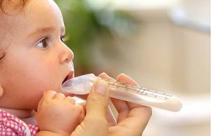Giải đáp| Có nên pha đường vào thuốc cho trẻ uống không?